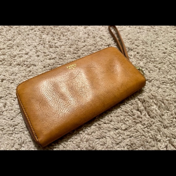 Fossil Handbags - Fossil Zip Clutch with Wrist Strap